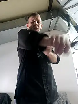 andrei73200 online show from January 19, 2026, 4:16 am