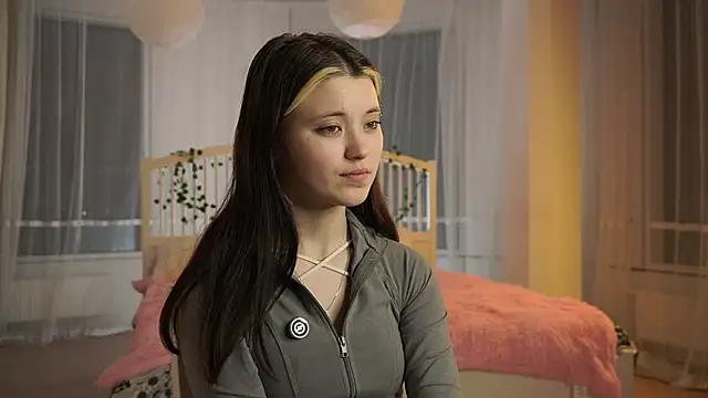 EleniRoeber online show from March 23, 2026, 4:11 pm