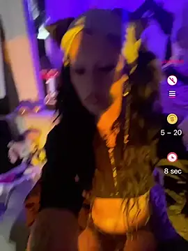luxxlola online show from June 2, 2026, 5:09 am