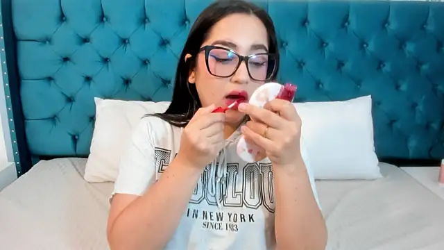 XiomaraFerrer online show from March 9, 2026, 7:51 pm