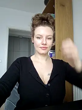 LadyAmora online show from February 10, 2026, 6:28 am