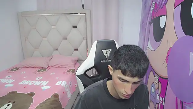 Snapshot of Akyra_latinn chatting on January 17, 2026, 4:11 pm Akyra latinn online show from January 17, 2026, 4:11 pm