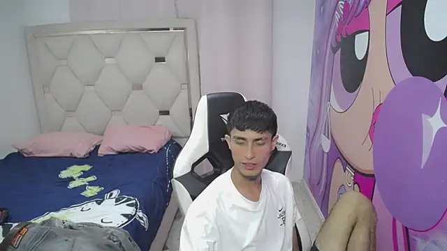 Snapshot of Akyra_latinn chatting on January 19, 2026, 3:05 pm Akyra latinn online show from January 19, 2026, 3:05 pm