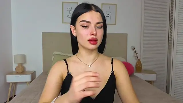 Snapshot of Silena_sky chatting on February 14, 2026, 1:30 pm Silena sky online show from February 14, 2026, 1:30 pm