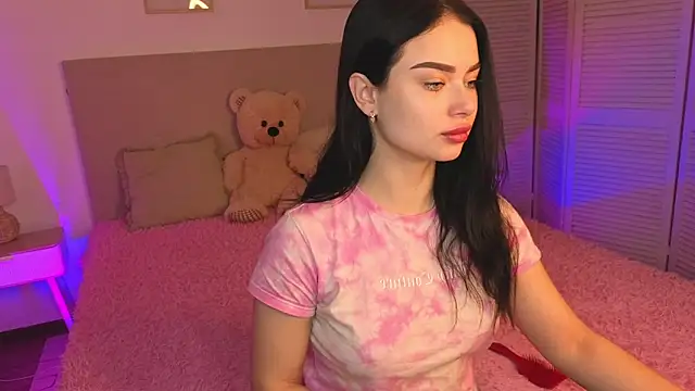 Snapshot of Silena_sky chatting on March 6, 2026, 7:49 am Silena sky online show from March 6, 2026, 7:49 am
