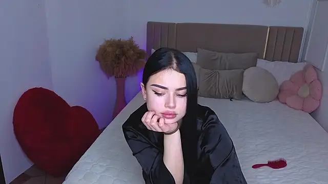 Snapshot of Silena_sky chatting on March 7, 2026, 10:01 am Silena sky online show from March 7, 2026, 10:01 am