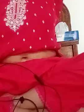 mistipriya online show from February 4, 2026, 7:03 am