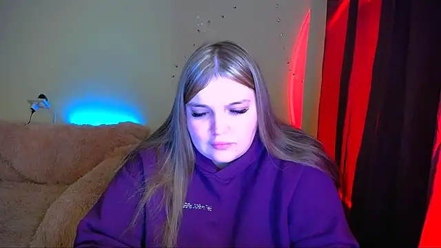 Snapshot of Ema__Sweet chatting on February 4, 2026, 6:03 pm Ema Sweet online show from February 4, 2026, 6:03 pm