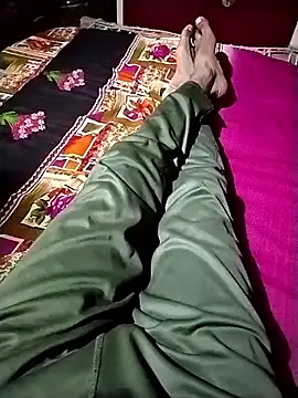 xx couple online show from February 4, 2026, 4:35 pm