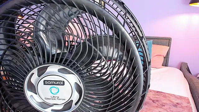 lanablacke  online show from March 20, 2026, 5:18 pm