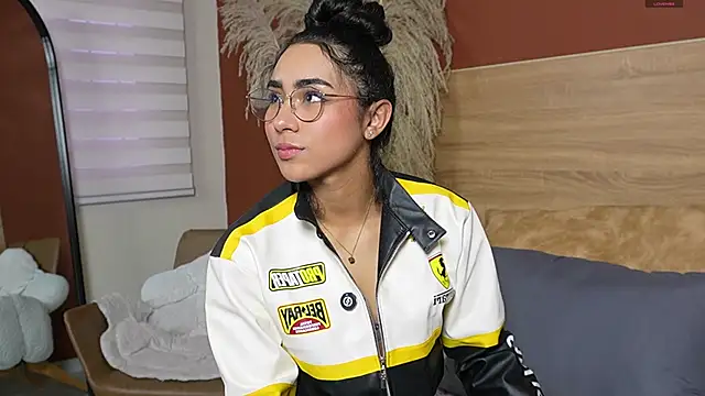 scarlett25   online show from May 7, 2026, 8:36 pm