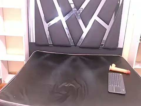 William Lewis online show from February 5, 2026, 12:43 pm