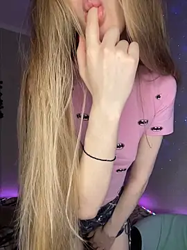 LillianHurd online show from February 6, 2026, 1:43 am