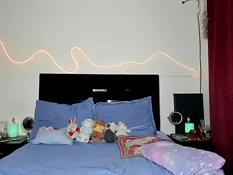 YourDreamReal online show from February 5, 2026, 12:59 am