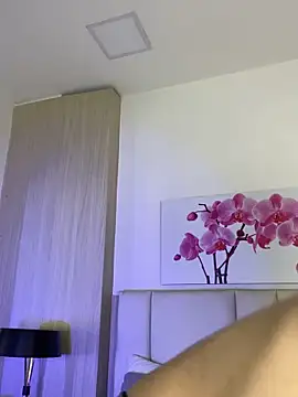 Snapshot of JuliaColemann chatting on June 4, 2026, 12:00 pm JuliaColemann online show from June 4, 2026, 12:00 pm