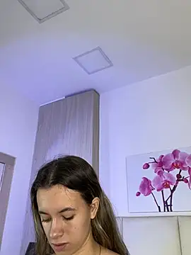 Snapshot of JuliaColemann chatting on June 5, 2026, 12:00 pm JuliaColemann online show from June 5, 2026, 12:00 pm