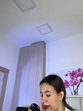 Snapshot of JuliaColemann chatting on June 11, 2026, 12:03 pm JuliaColemann online show from June 11, 2026, 12:03 pm
