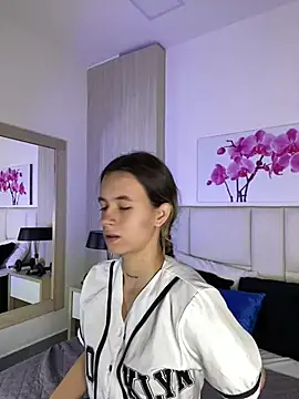 Snapshot of JuliaColemann chatting on July 6, 2026, 11:51 am JuliaColemann online show from July 6, 2026, 11:51 am