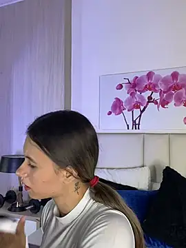 Snapshot of JuliaColemann chatting on July 14, 2026, 12:00 pm JuliaColemann online show from July 14, 2026, 12:00 pm