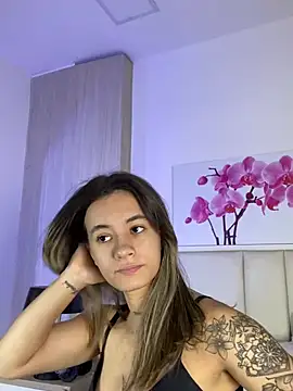 Snapshot of JuliaColemann chatting on August 4, 2026, 11:57 am JuliaColemann online show from August 4, 2026, 11:57 am