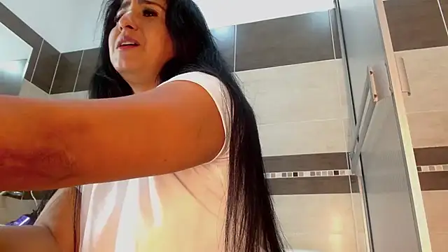 Miia Rosee  online show from June 18, 2026, 11:53 pm