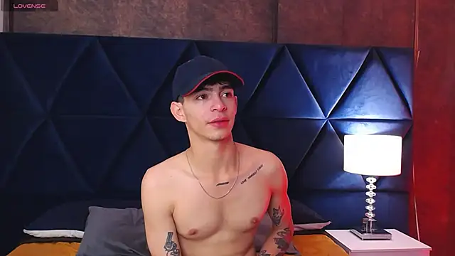 Logan Woods online show from March 7, 2026, 11:07 am