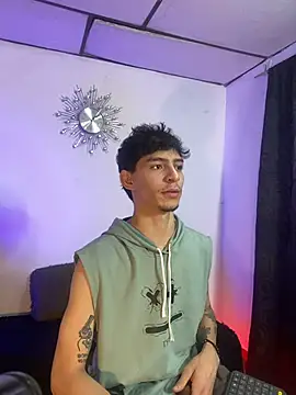 Logan Woods online show from April 1, 2026, 12:44 am