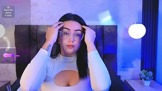 vicky grey online show from May 2, 2026, 12:10 pm