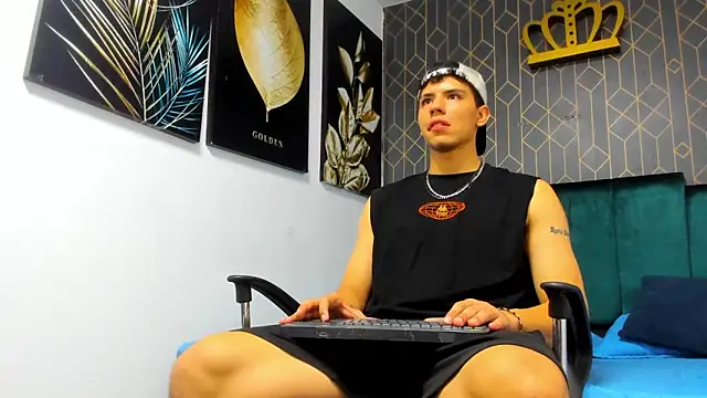 Tobias Vega online show from April 30, 2026, 11:20 pm