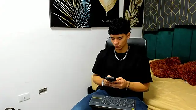 Tobias Vega online show from May 20, 2026, 11:49 am