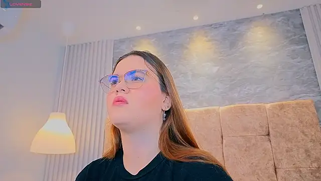 zoe hugeboobs online show from March 8, 2026, 11:58 am