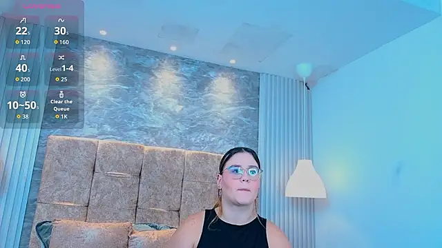 zoe hugeboobs online show from March 15, 2026, 11:49 am