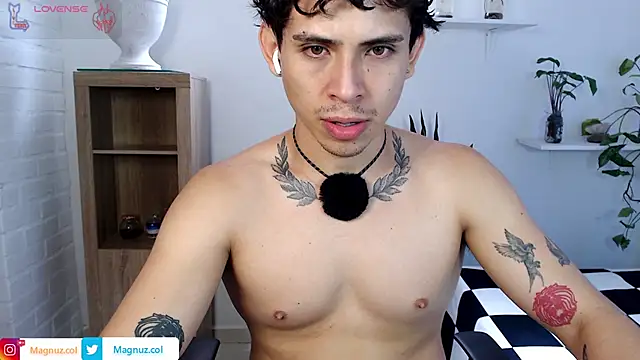 Snapshot of Magnuz_Col chatting on May 11, 2026, 2:12 pm Magnuz Col online show from May 11, 2026, 2:12 pm
