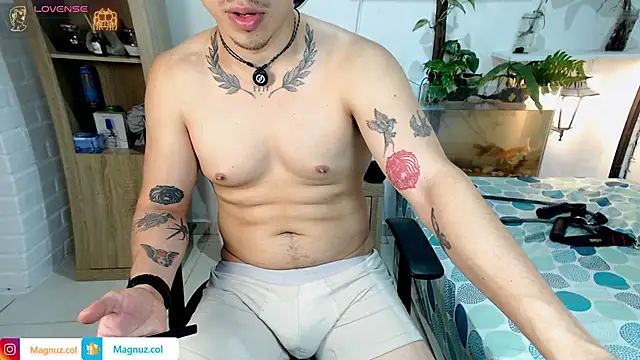 Snapshot of Magnuz_Col chatting on June 13, 2026, 1:03 am Magnuz Col online show from June 13, 2026, 1:03 am
