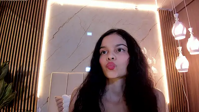 Mia Galvez  online show from February 3, 2026, 2:53 am