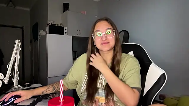 Mlacutehere online show from February 8, 2026, 4:10 pm