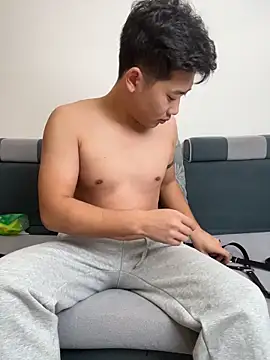 Snapshot of HONDA-01 chatting on February 4, 2026, 2:23 pm HONDA-01 online show from February 4, 2026, 2:23 pm