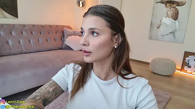 Lenna Godess online show from February 3, 2026, 7:46 am