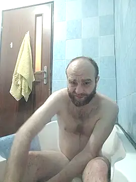 AlexanderArmani online show from February 4, 2026, 8:47 pm