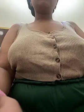 Snapshot of Real_Roma chatting on February 23, 2026, 10:18 pm Real Roma online show from February 23, 2026, 10:18 pm