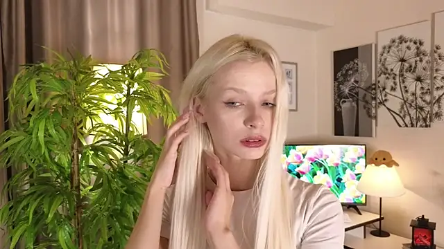Snapshot of Naomi_Demio chatting on June 5, 2026, 10:21 am Naomi Demio online show from June 5, 2026, 10:21 am