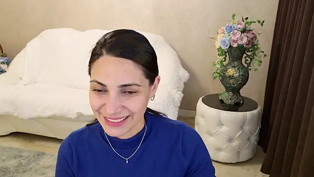 LovelyBeatrice online show from February 10, 2026, 11:03 am