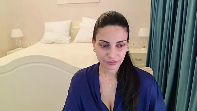LovelyBeatrice online show from June 25, 2026, 6:45 pm