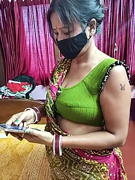 Snapshot of Little-Roshni chatting on June 27, 2026, 11:37 am Little-Roshni online show from June 27, 2026, 11:37 am