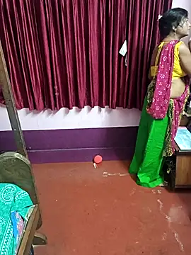 Snapshot of Little-Roshni chatting on July 27, 2026, 6:15 pm Little-Roshni online show from July 27, 2026, 6:15 pm