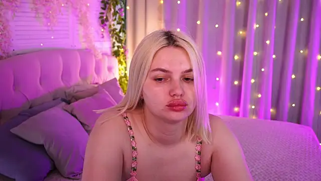 AmeliaWeells online show from May 8, 2026, 4:07 am
