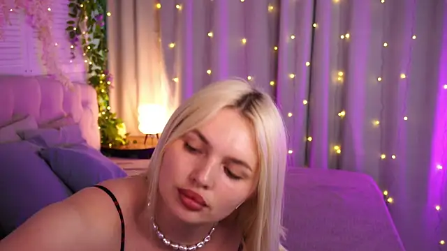 AmeliaWeells online show from May 12, 2026, 3:58 am
