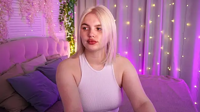 AmeliaWeells online show from May 13, 2026, 2:42 am