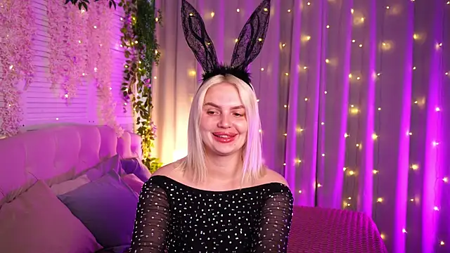 AmeliaWeells online show from June 19, 2026, 2:38 am