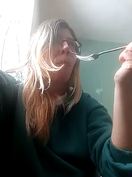 StaceyBlond online show from February 4, 2026, 1:06 pm